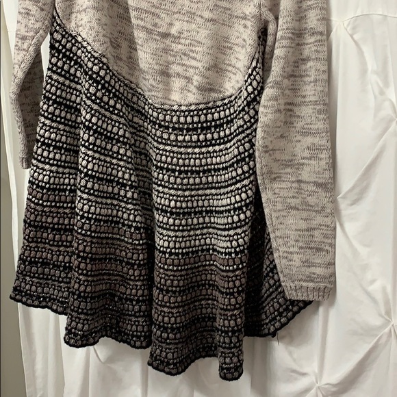 Sweater - Picture 5 of 5